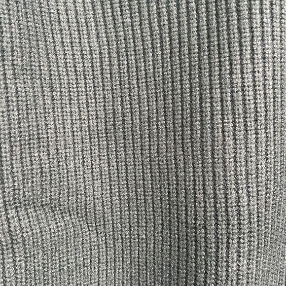 Thick V-neck scoop  sweater - Picture 3 of 6